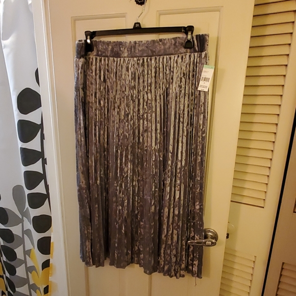 Simply Emma Dresses & Skirts - Skirt